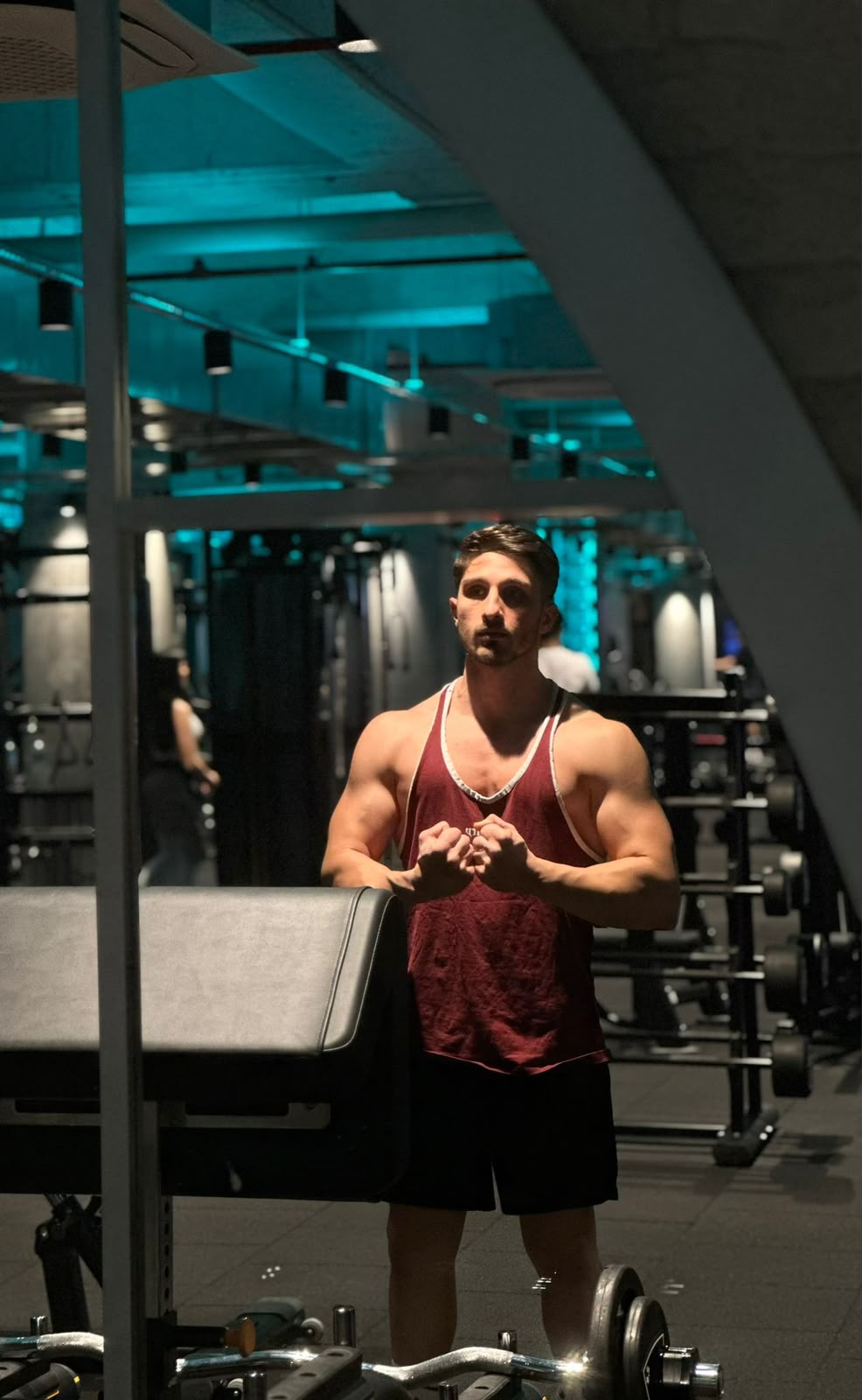 Spor salonunda kişisel antrenör